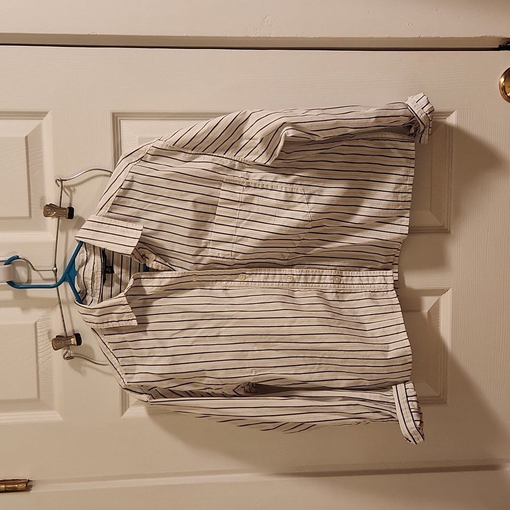 Banana Republic Cropped Button Down